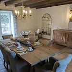 Sous Le Chateau 3*
