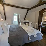 Sous Le Chateau