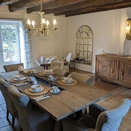 Sous Le Chateau 3*