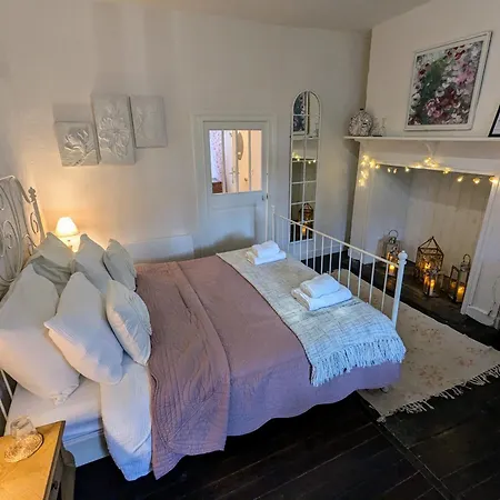 Sous Le Chateau 3*