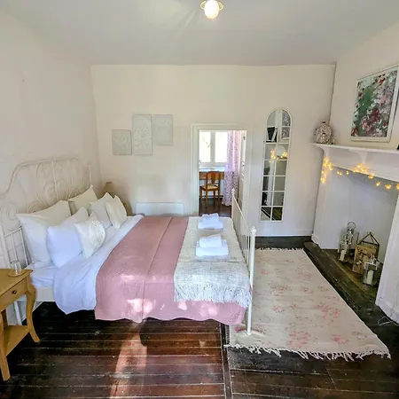 Sous Le Chateau לינה וארוחת בוקר Jumilhac-le-Grand