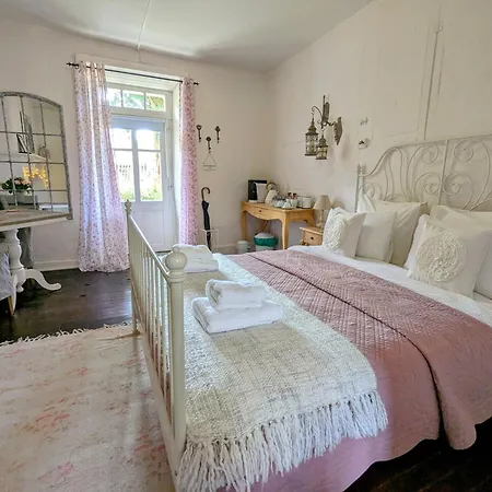 Sous Le Chateau 3*