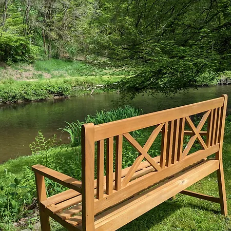 Sous Le Chateau לינה וארוחת בוקר 3*