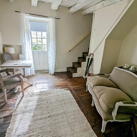 לינה וארוחת בוקר Sous Le Chateau Jumilhac-le-Grand