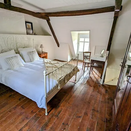 Sous Le Chateau לינה וארוחת בוקר Jumilhac-le-Grand