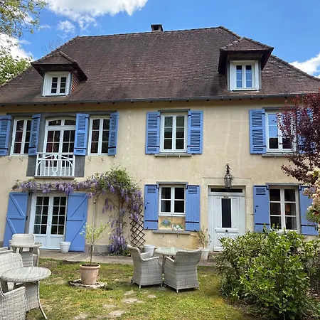 Sous Le Chateau Bed & Breakfast Jumilhac-le-Grand