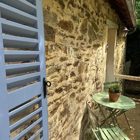 Sous Le Chateau 3*