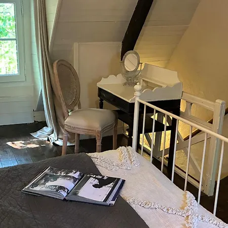 Sous Le Chateau 3*