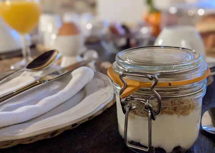 Sous Le Chateau فندق مبيت وإفطار 3*