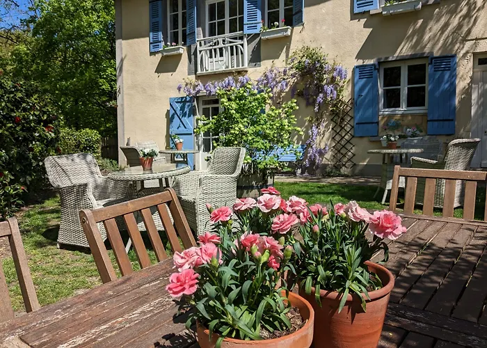 Sous Le Chateau Jumilhac-le-Grand