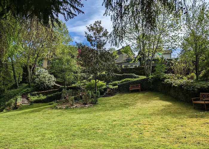 Sous Le Chateau فندق مبيت وإفطار Jumilhac-le-Grand