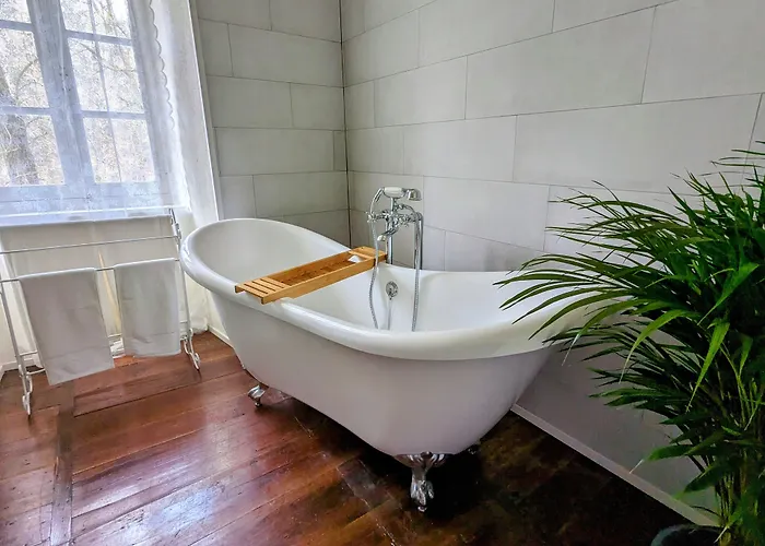 Sous Le Chateau فندق مبيت وإفطار Jumilhac-le-Grand